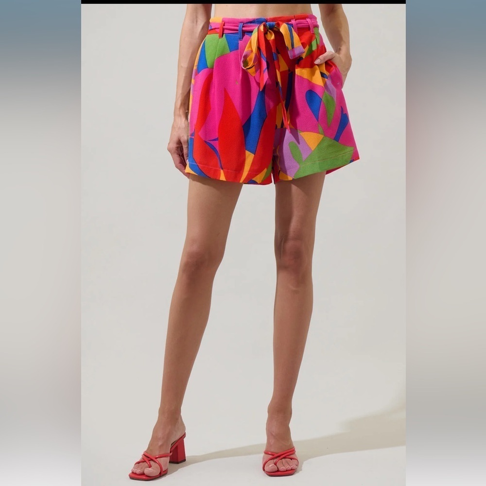 SugarLips Soleil Abstract Miley Sleeveless Blouse & Wave High Waisted Shorts Set - Picture 7 of 10